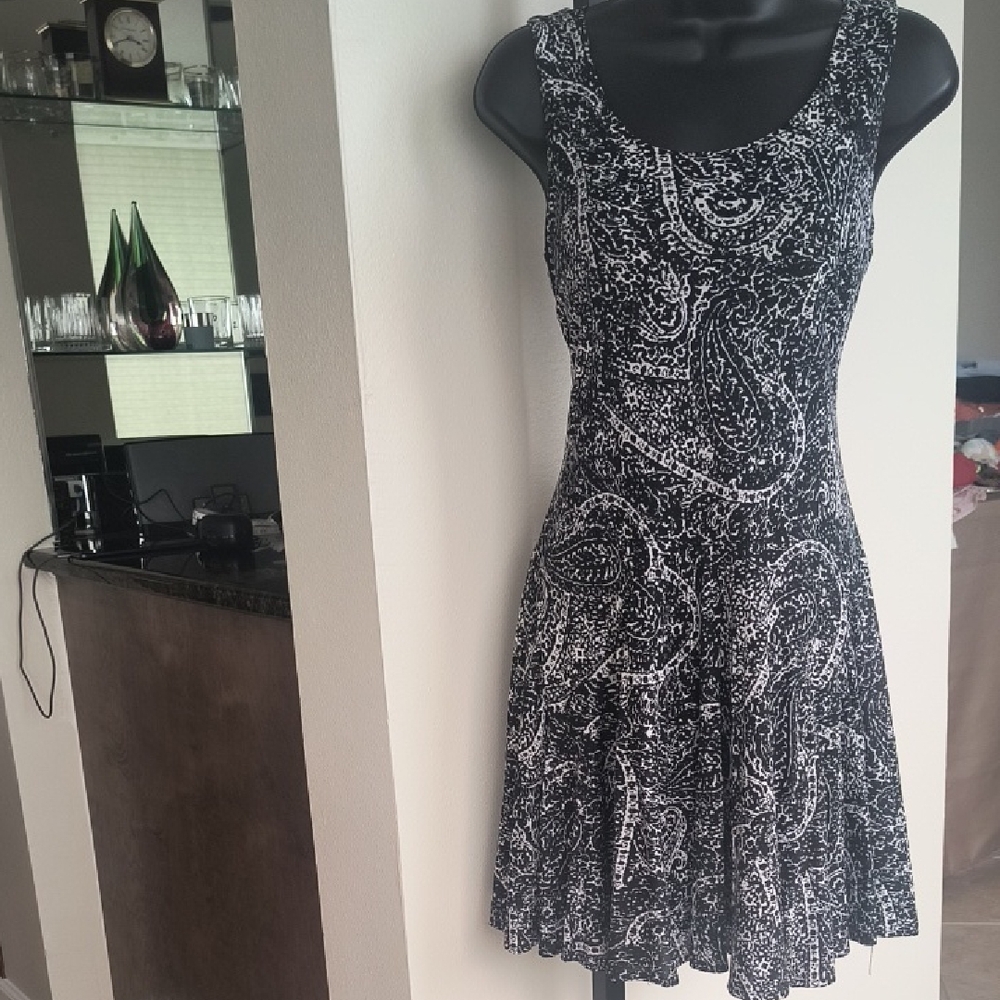 Chic Black and White Paisley Mini Dress